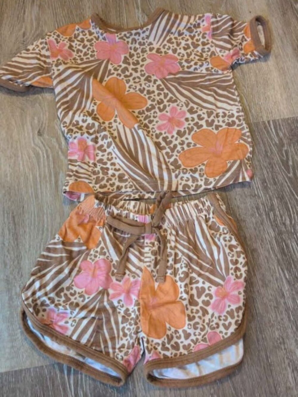 Velveteen by Bunny Knots animal print floral two-piece set 6-12M pajama bamboo